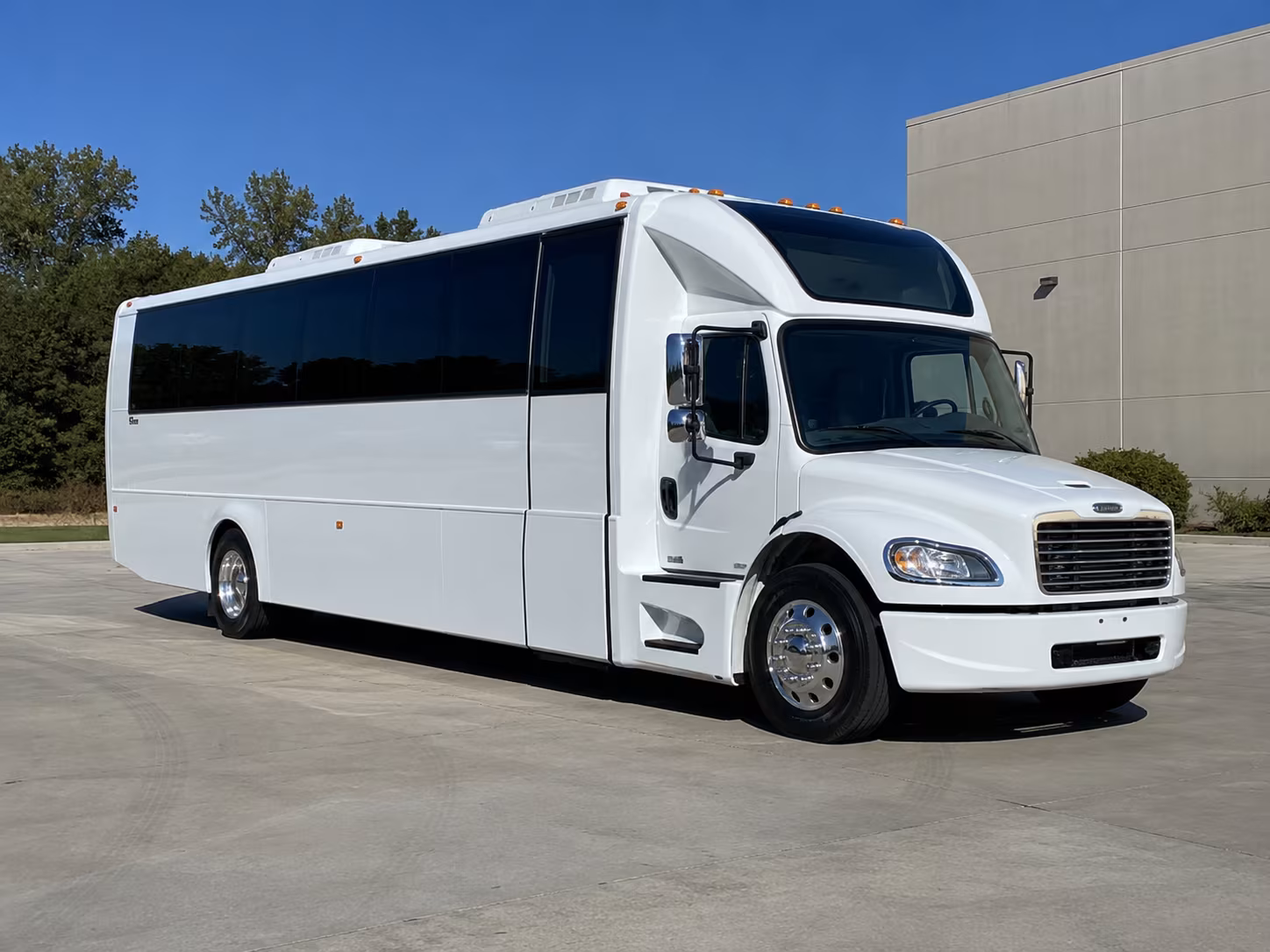 beaverton 28 passenger party bus