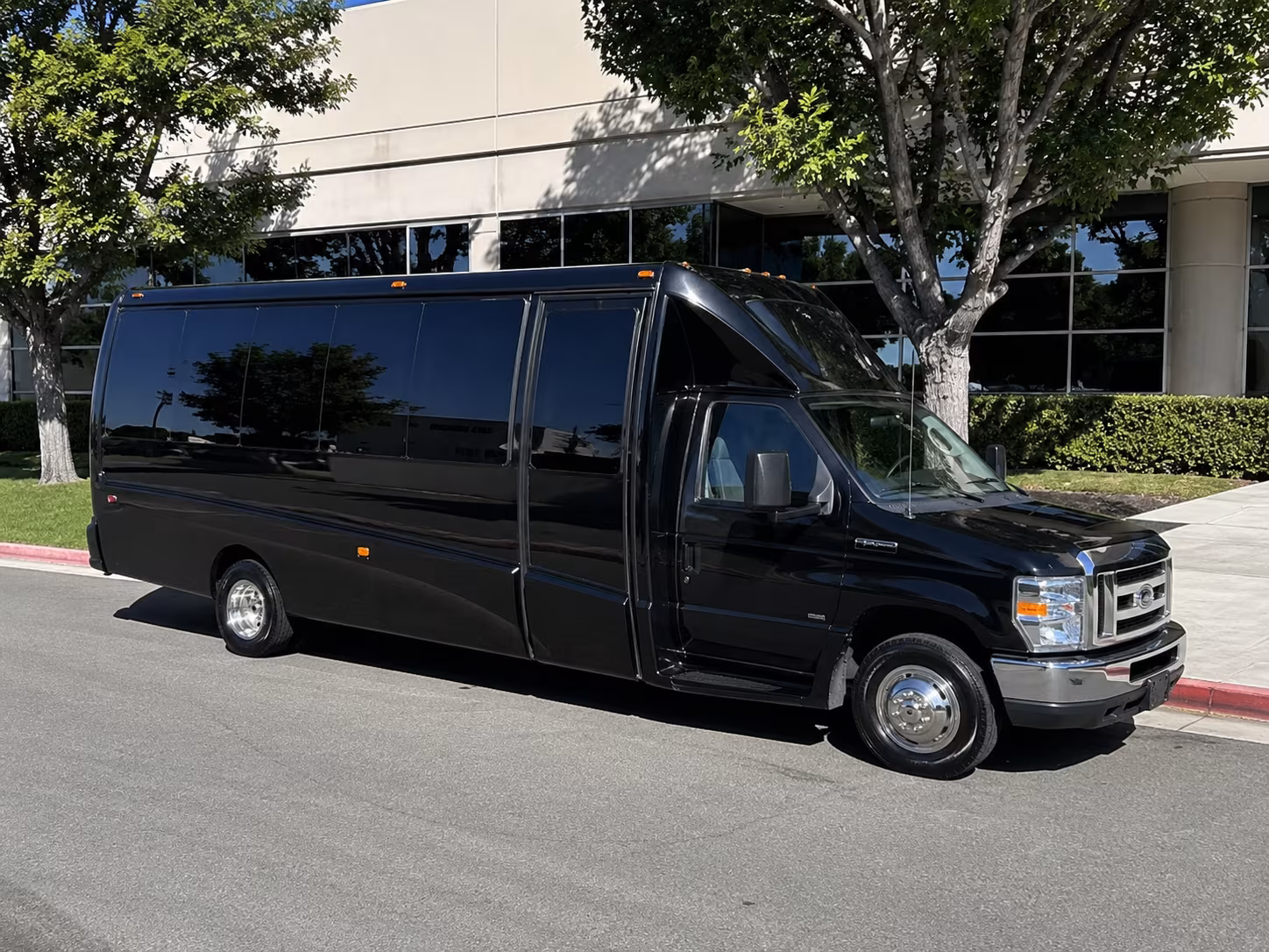 beaverton bachelorette party buses to chehalem mountains tasting rooms
