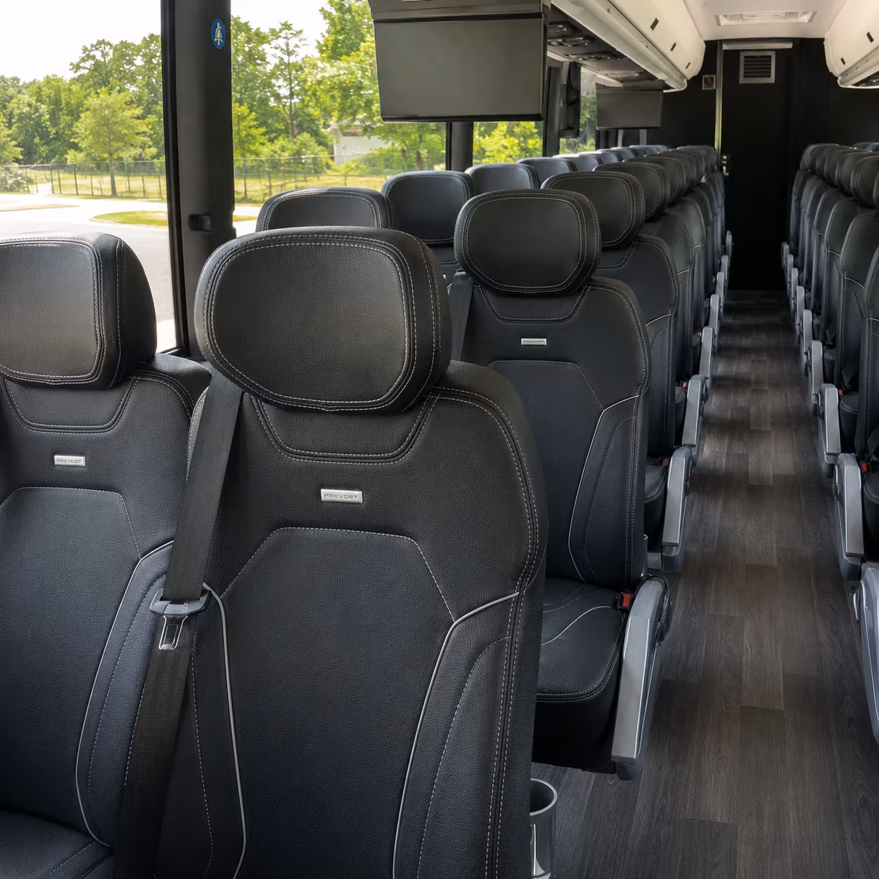 charter buses to the oregon convention center and portland meeting venues