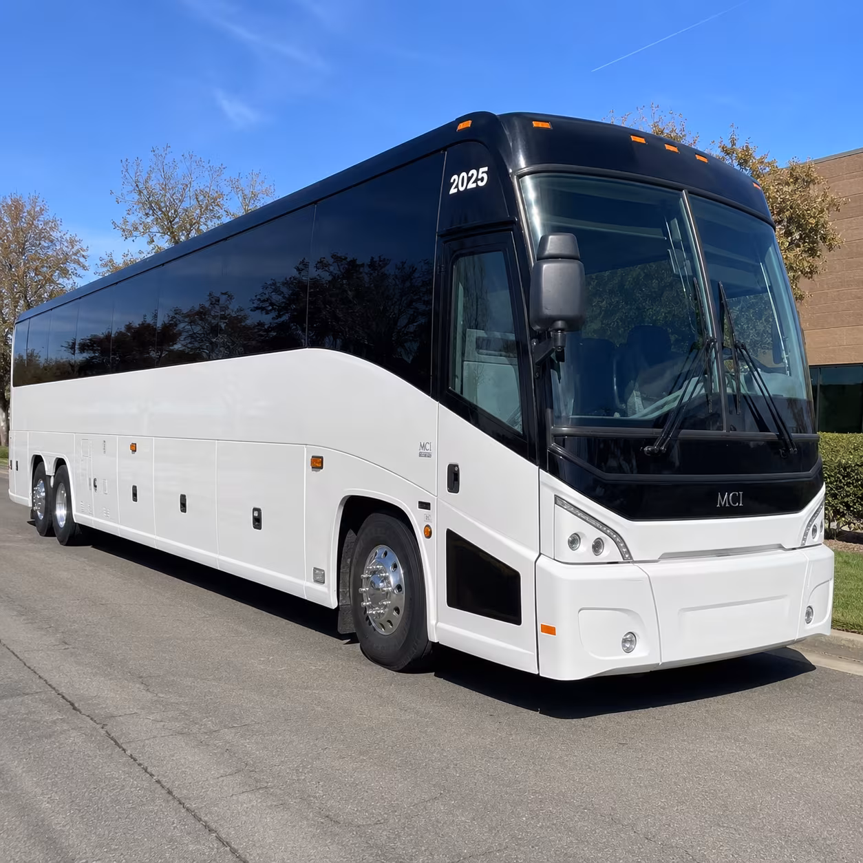 corporate airport transfer buses between beaverton and pdx